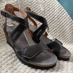Taos Xcellent strappy black leather wedge sandals size 7-7.5